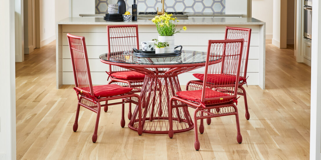 memoir indoor/outdoor woven dining collection in red