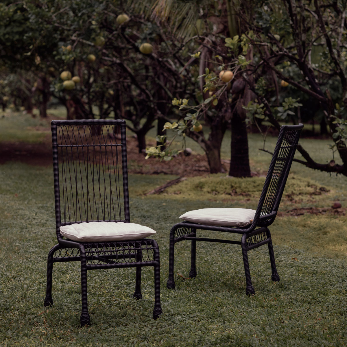 stori modern Memoir patio chairs